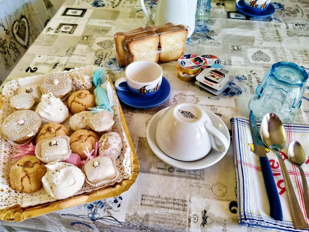 B&B Le 4 Rose Tortolì Εξωτερικό φωτογραφία